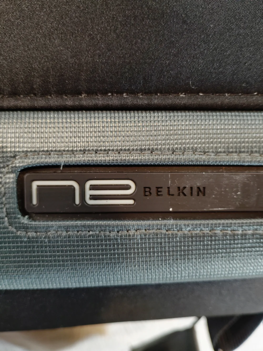 Ne Belkin Black and Gray Laptop Messenger Bag